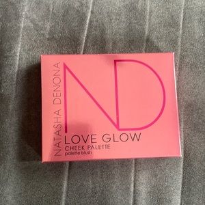 Brand new Natasha denona love glow cheek palette